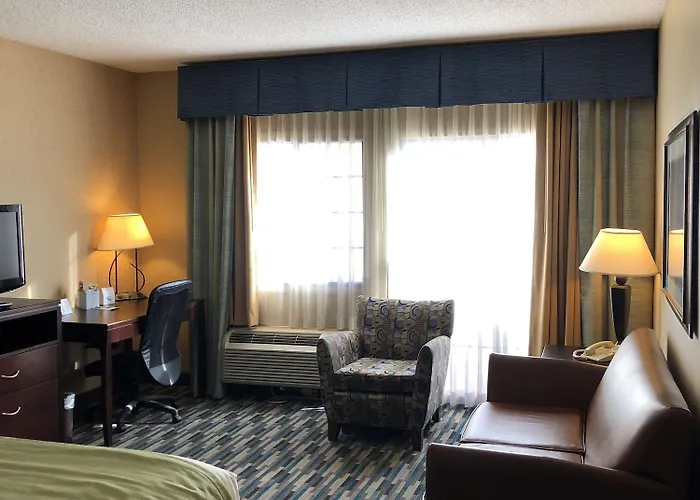 Hotel Days & By Wyndham Near Phoenix 3*