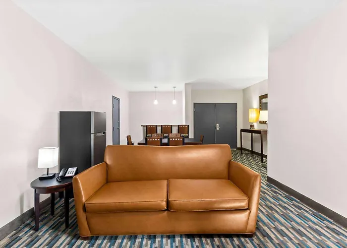 Days & By Wyndham Near Phoenix 3* Mesa