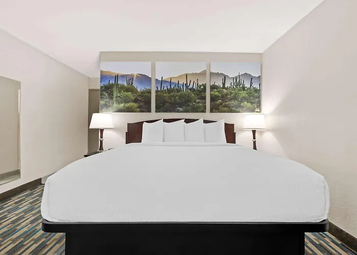 Days & By Wyndham Near Phoenix Hotel