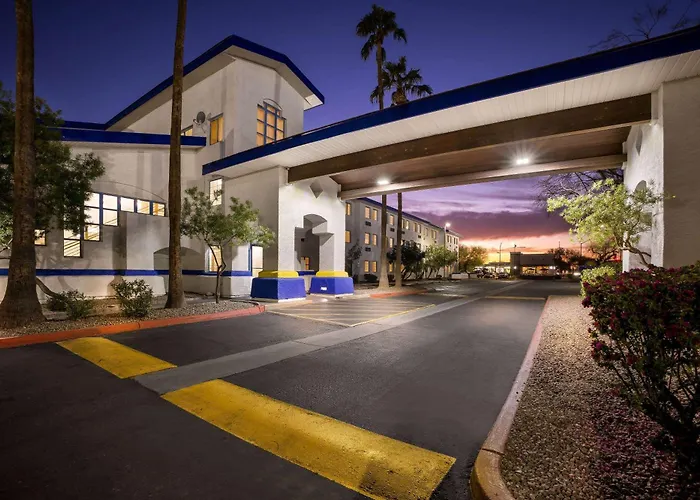 Days & By Wyndham Near Phoenix Mesa