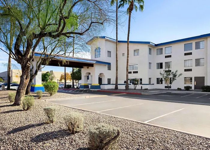 Days & By Wyndham Near Phoenix