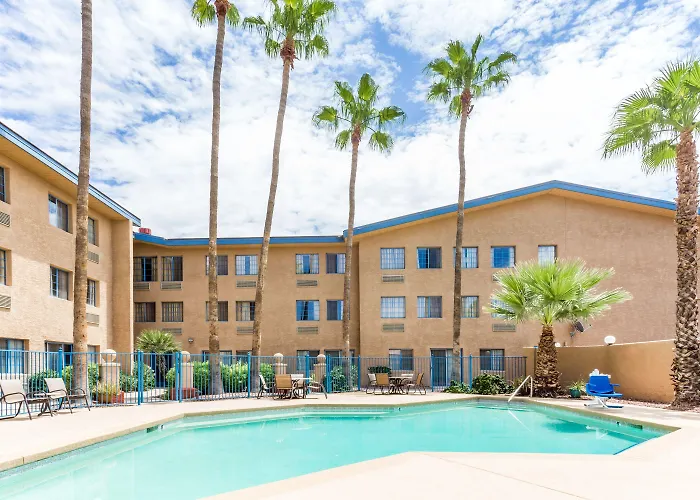 Days & By Wyndham Near Phoenix Hotel Mesa