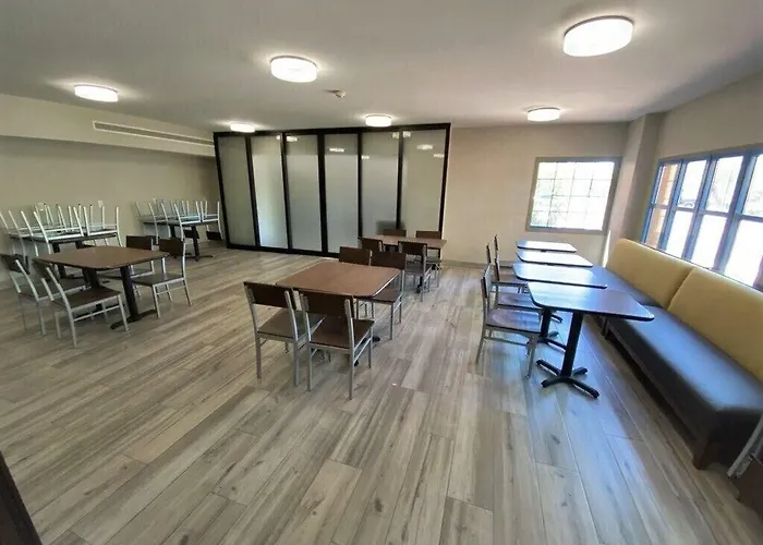Days & By Wyndham Near Phoenix Mesa