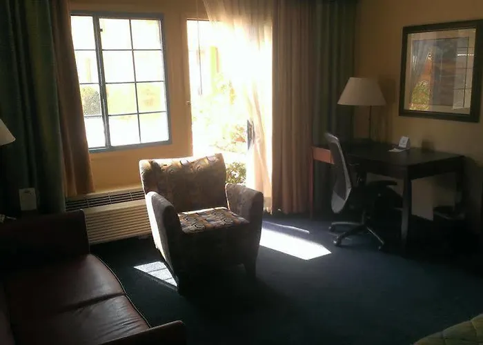 Hotel Days & By Wyndham Near Phoenix 3*